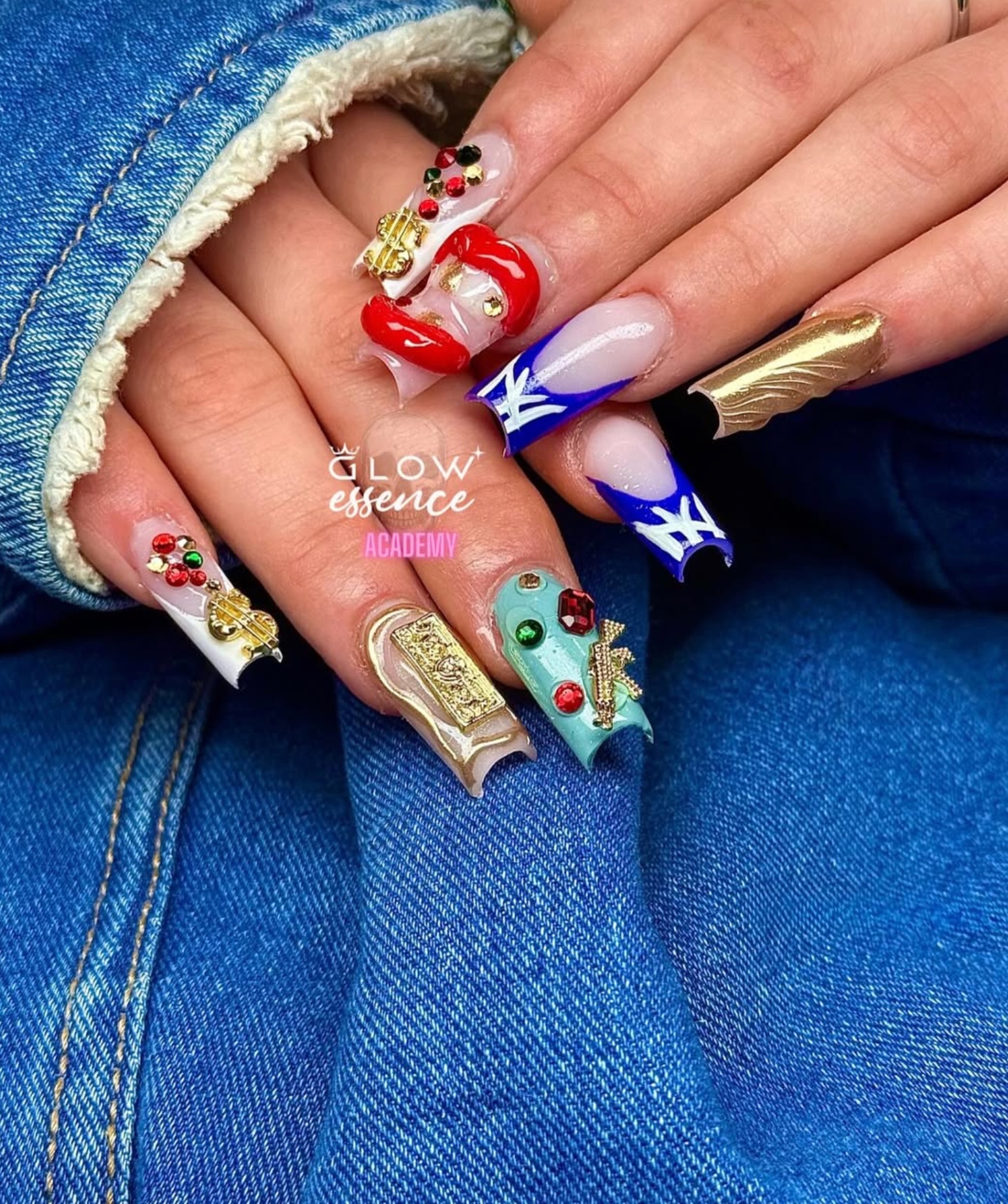 Kunstvolle Nail-Art bei Glow Essence Academy